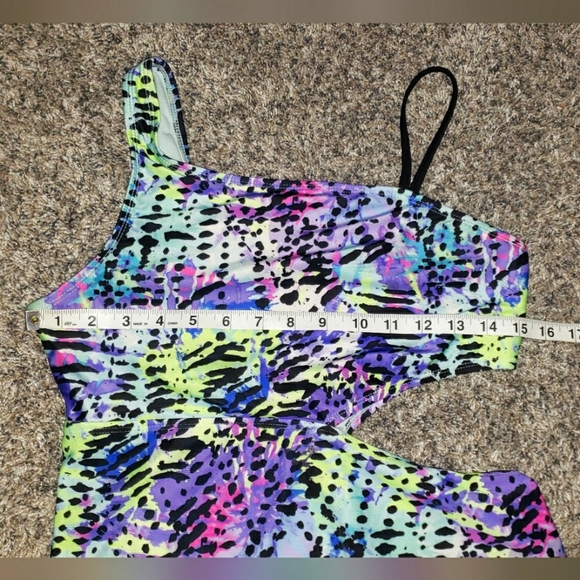 Wonder Nation| One-Piece Swimsuit with Keyhole Detail - Picture 3 of 5